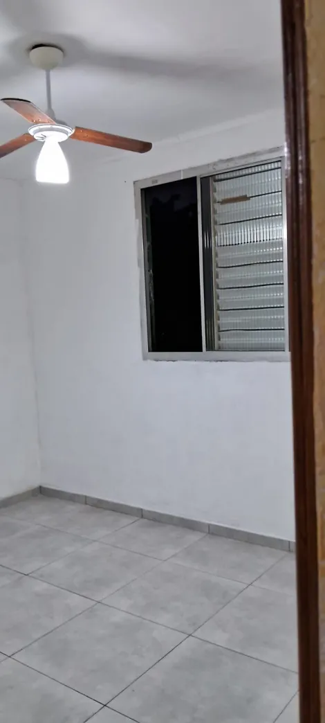 Alugar Apartamentos / Padr&atilde;o em Suzano R$ 1.000,00 - Foto 3