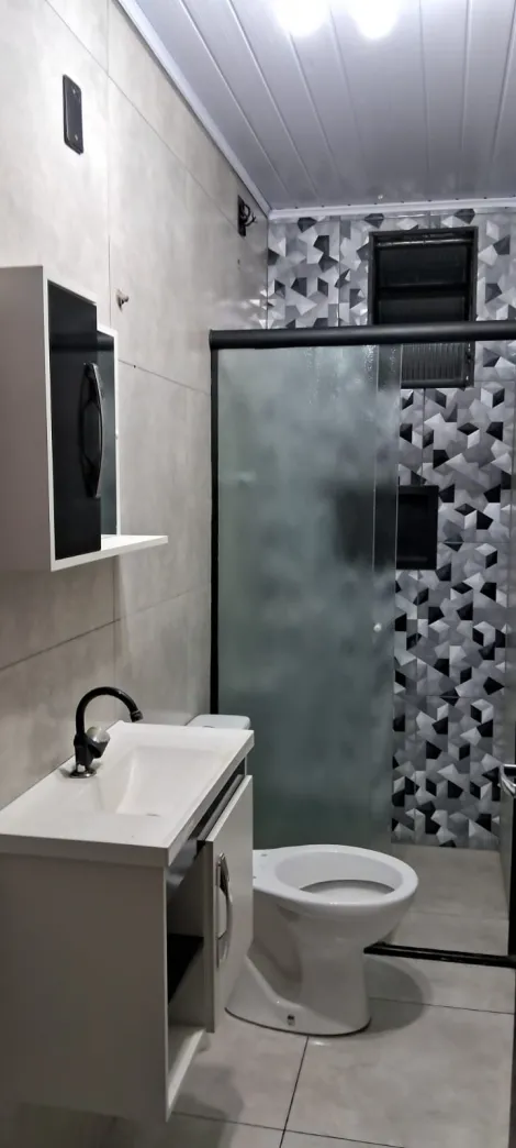 Alugar Apartamentos / Padr&atilde;o em Suzano R$ 1.000,00 - Foto 6