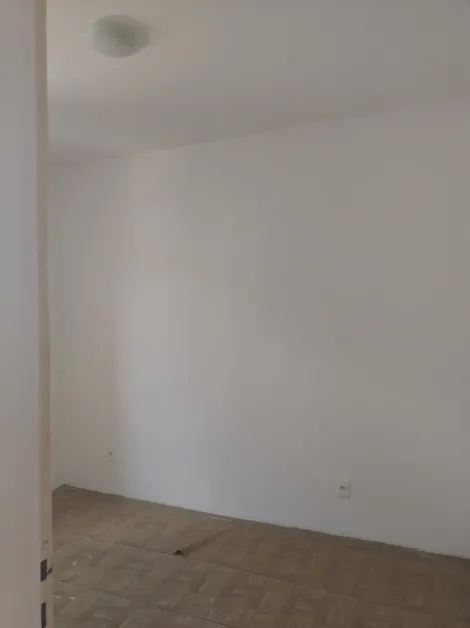 Alugar Apartamentos / Padr&atilde;o em Suzano R$ 800,00 - Foto 5
