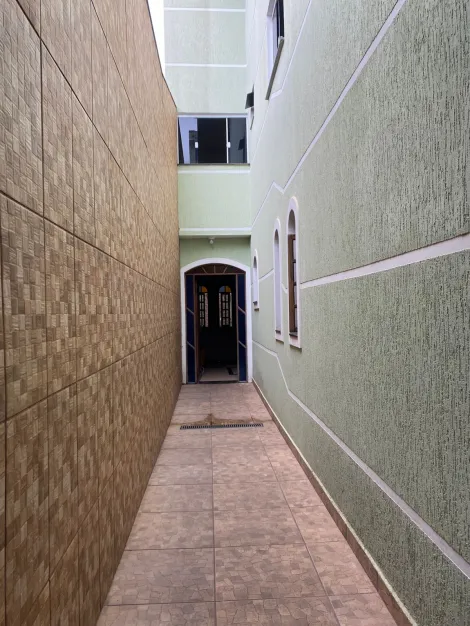 Alugar Casas / Sobrado em Suzano R$ 1.700,00 - Foto 2