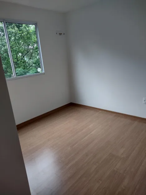 Alugar Apartamentos / Padr&atilde;o em Suzano R$ 1.000,00 - Foto 5