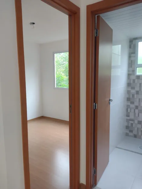 Alugar Apartamentos / Padr&atilde;o em Suzano R$ 1.000,00 - Foto 17