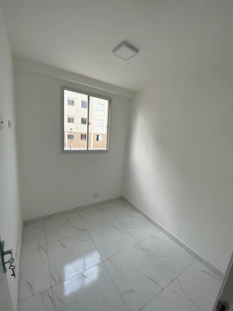 Alugar Apartamentos / Padr&atilde;o em Suzano R$ 900,00 - Foto 8
