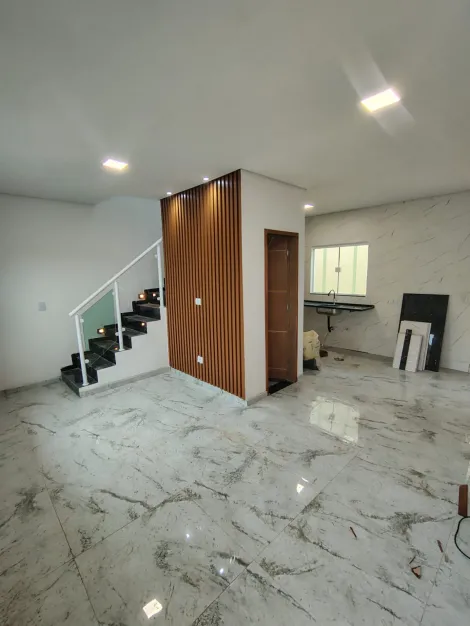 Comprar Casas / Sobrado em Itaquaquecetuba R$ 380.000,00 - Foto 5