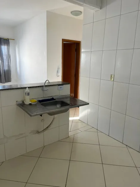 Alugar Casas / Condom&iacute;nio em Mogi das Cruzes R$ 1.500,00 - Foto 4