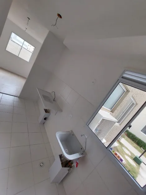 Alugar Apartamentos / Padr&atilde;o em Suzano R$ 1.200,00 - Foto 8