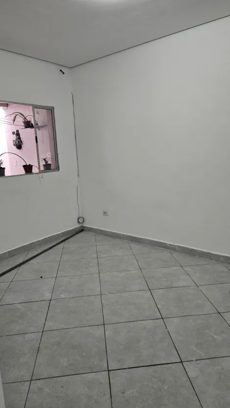 Alugar Casas / Assobradada em Suzano R$ 950,00 - Foto 7