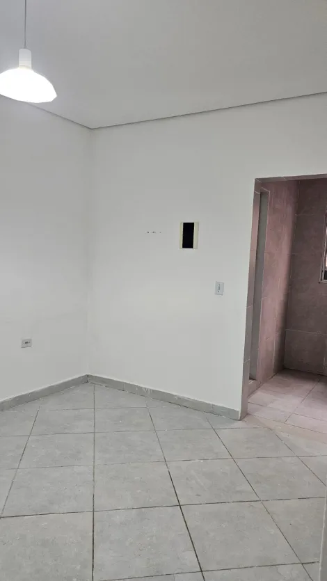 Alugar Casas / Assobradada em Suzano R$ 950,00 - Foto 6