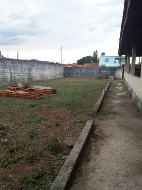 Alugar Casas / T&eacute;rrea em Suzano R$ 3.000,00 - Foto 2