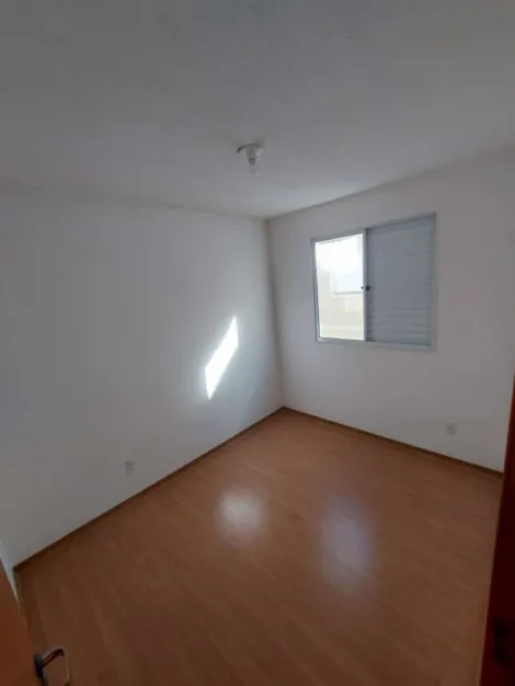 Alugar Apartamentos / Padr&atilde;o em Suzano R$ 1.400,00 - Foto 4