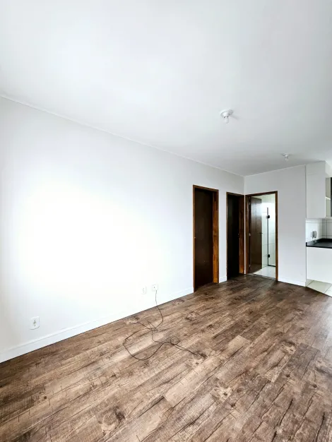 Comprar Apartamentos / Padrão em Suzano R$ 200.000,00 - Foto 1