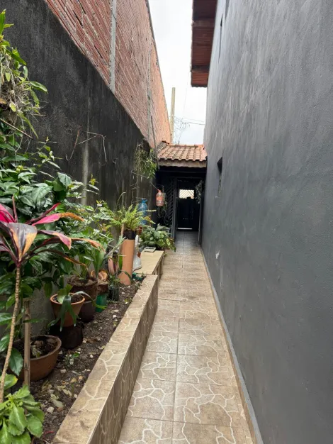 Comprar Casas / Sobrado em Suzano R$ 400.000,00 - Foto 3