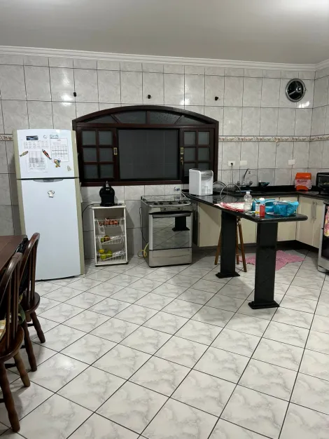 Comprar Casas / Sobrado em Suzano R$ 750.000,00 - Foto 3