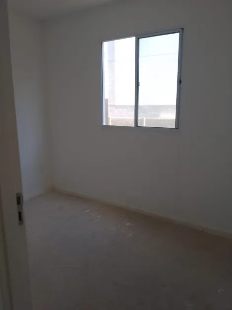Alugar Apartamentos / Padr&atilde;o em Suzano R$ 800,00 - Foto 5
