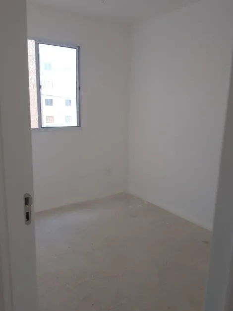Alugar Apartamentos / Padr&atilde;o em Suzano R$ 800,00 - Foto 6
