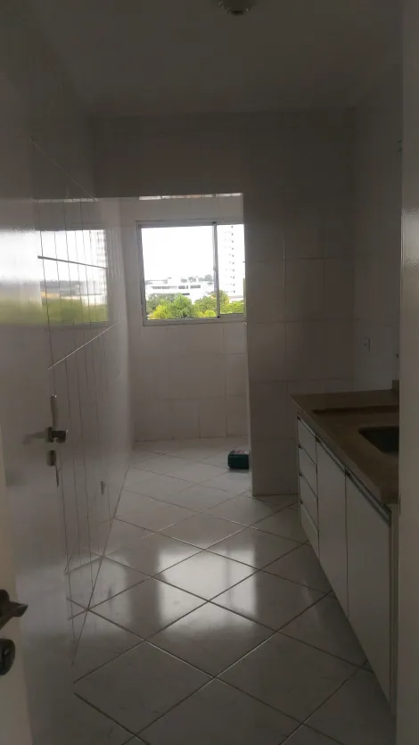 Alugar Apartamentos / Padr&atilde;o em Suzano R$ 1.900,00 - Foto 4