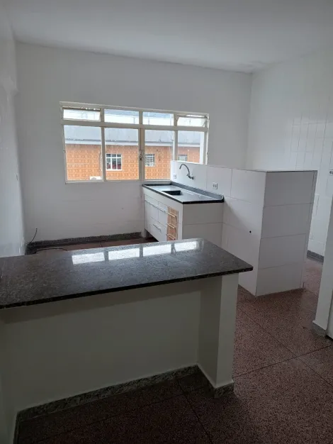 Alugar Apartamentos / Kitchnet em Suzano R$ 1.170,00 - Foto 2
