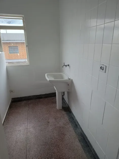 Alugar Apartamentos / Kitchnet em Suzano R$ 1.170,00 - Foto 10