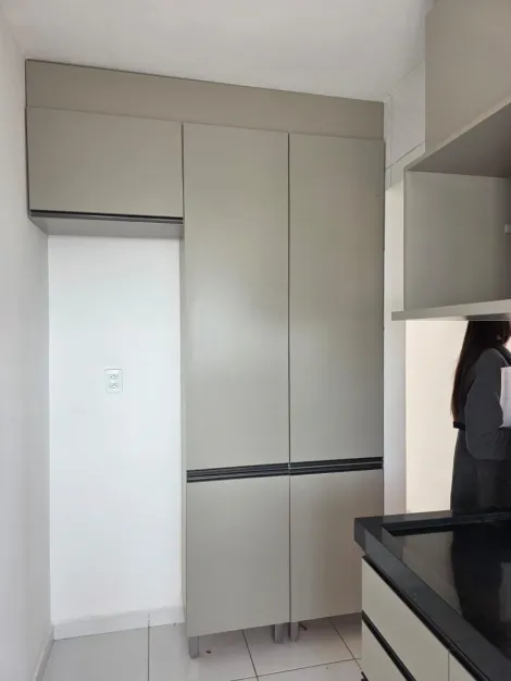 Alugar Apartamentos / Padr&atilde;o em Suzano R$ 1.300,00 - Foto 5