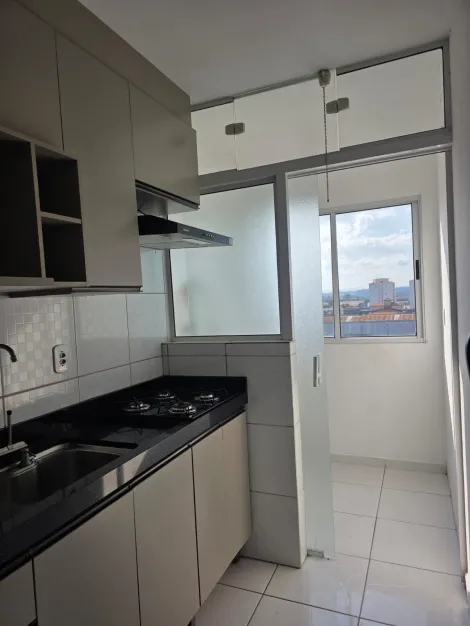 Alugar Apartamentos / Padr&atilde;o em Suzano R$ 1.300,00 - Foto 4
