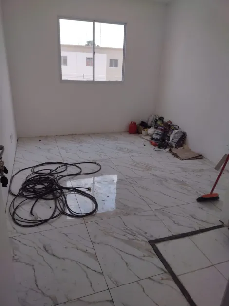 Comprar Apartamentos / Padr&atilde;o em Suzano R$ 210.000,00 - Foto 14
