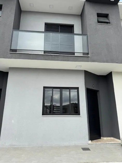 Alugar Casas / Sobrado em Mogi das Cruzes. apenas R$ 490.000,00