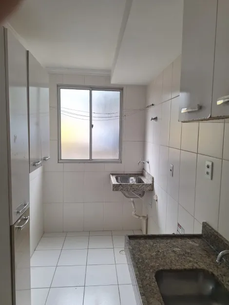 Alugar Apartamentos / Padr&atilde;o em Suzano R$ 1.300,00 - Foto 4