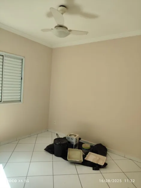 Comprar Apartamentos / Padr&atilde;o em Suzano R$ 220.000,00 - Foto 4