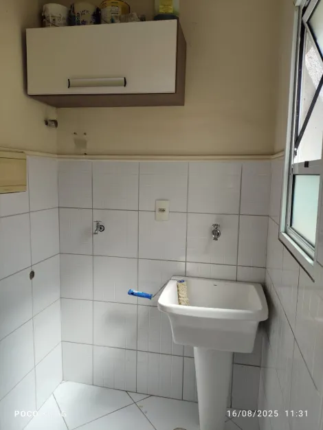 Comprar Apartamentos / Padr&atilde;o em Suzano R$ 220.000,00 - Foto 8