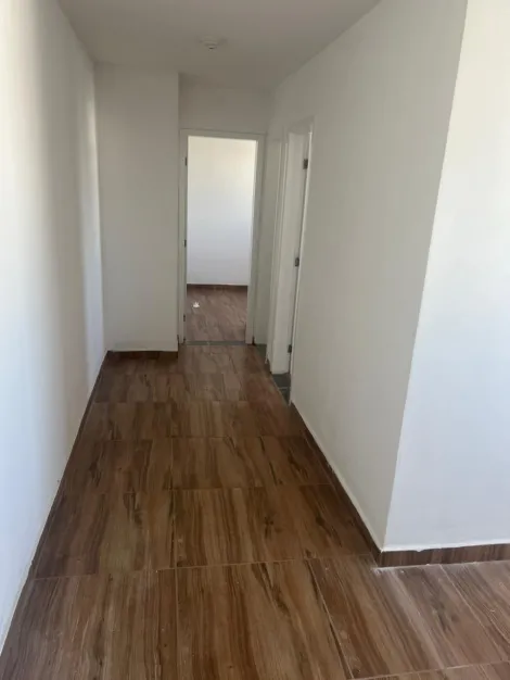 Comprar Apartamentos / Padr&atilde;o em Suzano R$ 200.000,00 - Foto 3