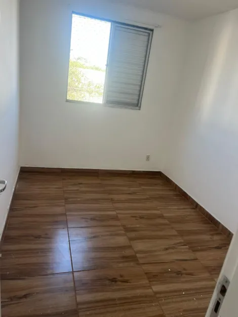 Comprar Apartamentos / Padr&atilde;o em Suzano R$ 200.000,00 - Foto 5
