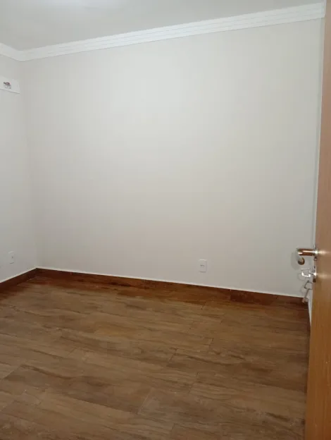 Comprar Apartamentos / Padr&atilde;o em Suzano R$ 250.000,00 - Foto 2