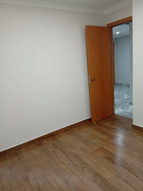 Comprar Apartamentos / Padr&atilde;o em Suzano R$ 250.000,00 - Foto 3