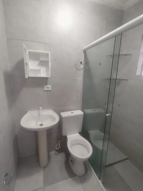 Alugar Casas / Assobradada em Suzano R$ 950,00 - Foto 7