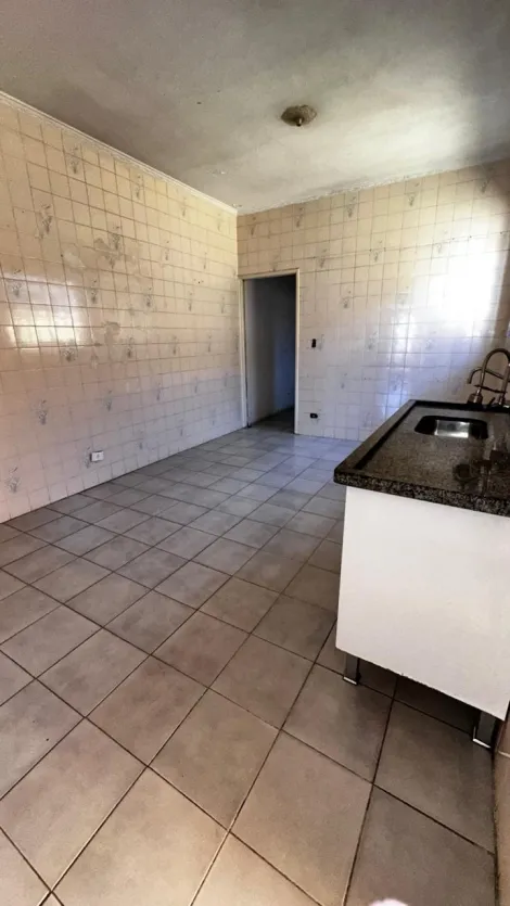 Alugar Casas / T&eacute;rrea em Ferraz de Vasconcelos R$ 1.800,00 - Foto 3