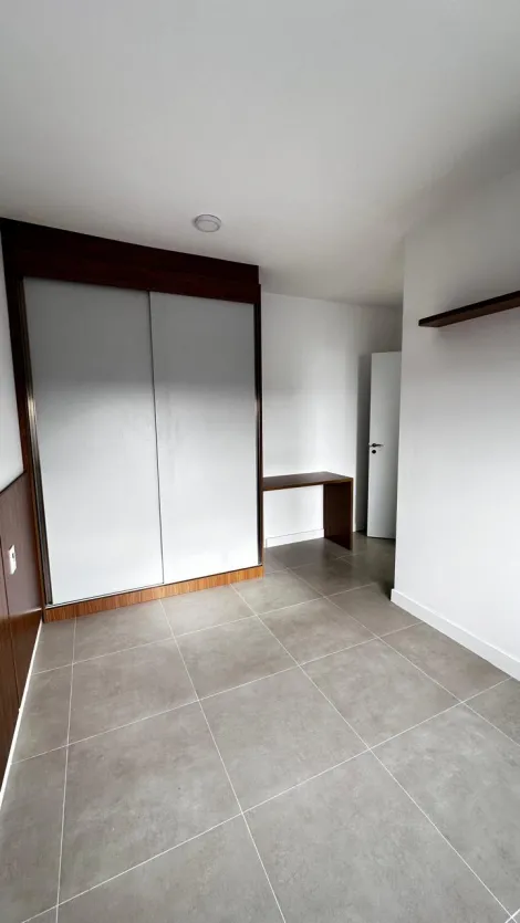 Alugar Apartamentos / Padr&atilde;o em Suzano R$ 2.000,00 - Foto 5