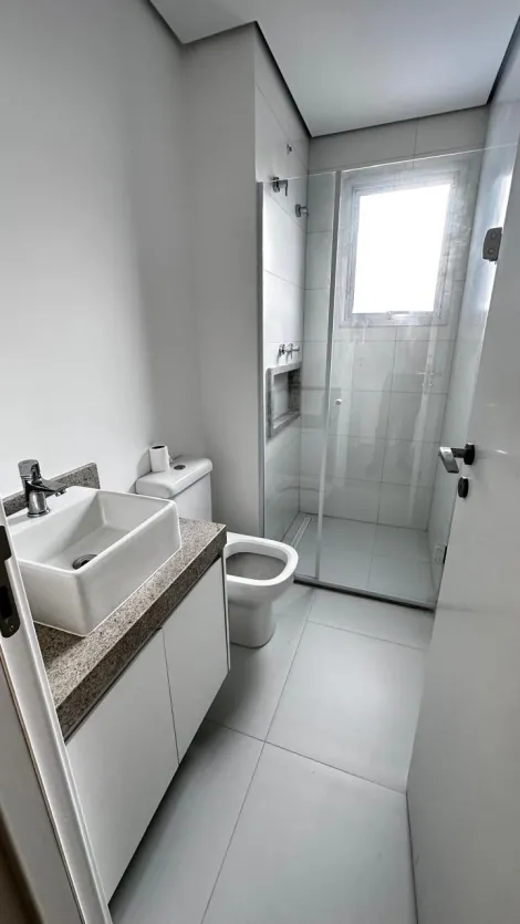 Alugar Apartamentos / Padr&atilde;o em Suzano R$ 2.000,00 - Foto 6