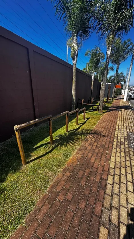 Alugar Casas / Condom&iacute;nio em Suzano R$ 1.500,00 - Foto 3