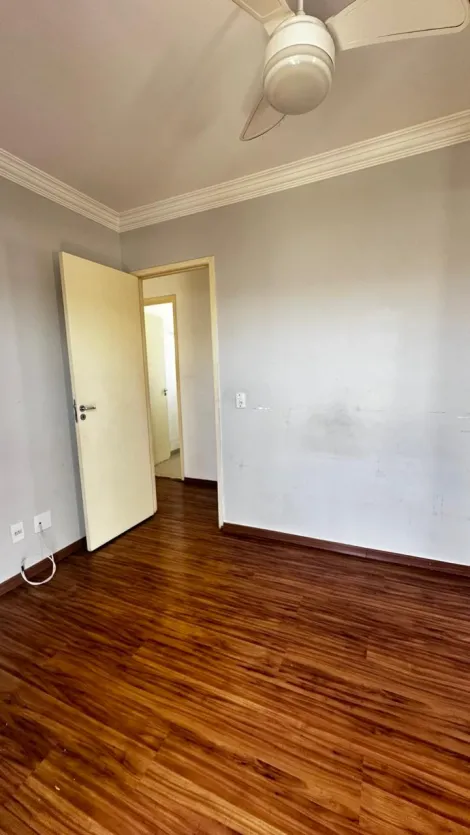 Alugar Casas / Condom&iacute;nio em Suzano R$ 1.500,00 - Foto 14