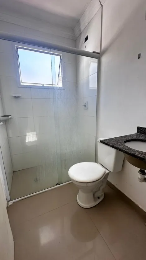 Alugar Casas / Condom&iacute;nio em Suzano R$ 1.500,00 - Foto 17