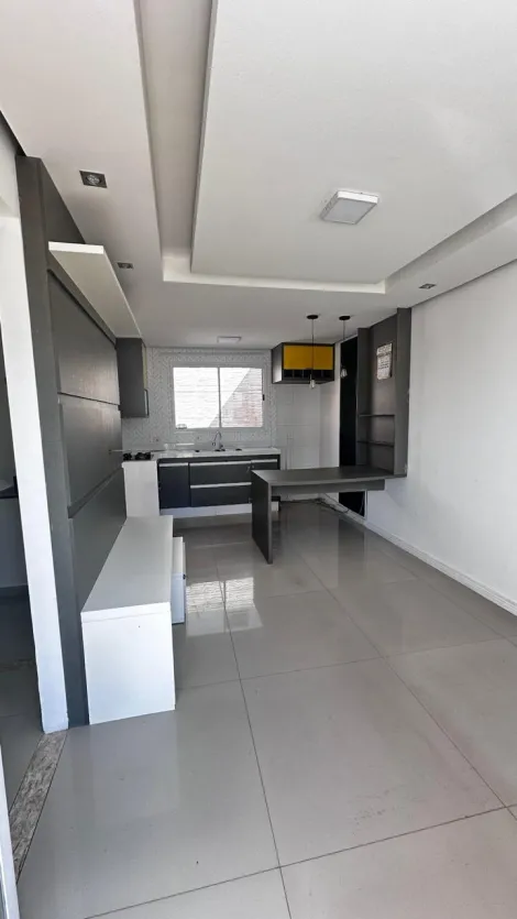 Alugar Casas / Condom&iacute;nio em Suzano. apenas R$ 1.500,00