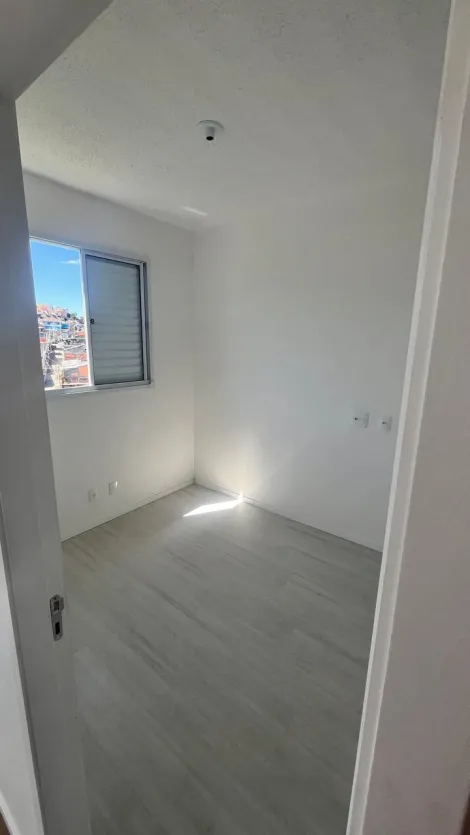 Alugar Apartamentos / Padr&atilde;o em Ferraz de Vasconcelos R$ 1.900,00 - Foto 16