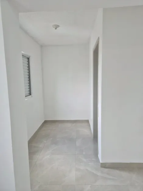 Comprar Apartamentos / Padr&atilde;o em Suzano R$ 205.000,00 - Foto 4
