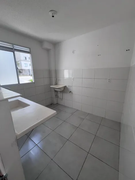 Comprar Apartamentos / Padr&atilde;o em Suzano R$ 215.000,00 - Foto 3