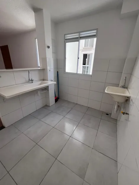 Comprar Apartamentos / Padr&atilde;o em Suzano R$ 215.000,00 - Foto 2