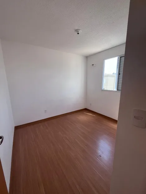 Comprar Apartamentos / Padr&atilde;o em Suzano R$ 215.000,00 - Foto 5