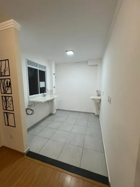 Comprar Apartamentos / Padr&atilde;o em Itaquaquecetuba R$ 185.000,00 - Foto 5
