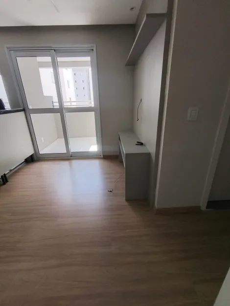 Alugar Apartamentos / Padr&atilde;o em Suzano. apenas R$ 1.900,00