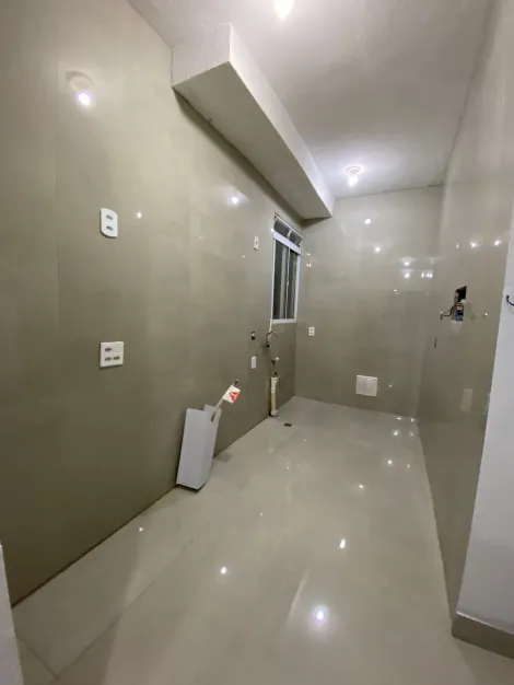 Alugar Apartamentos / Padr&atilde;o em Suzano R$ 1.000,00 - Foto 9