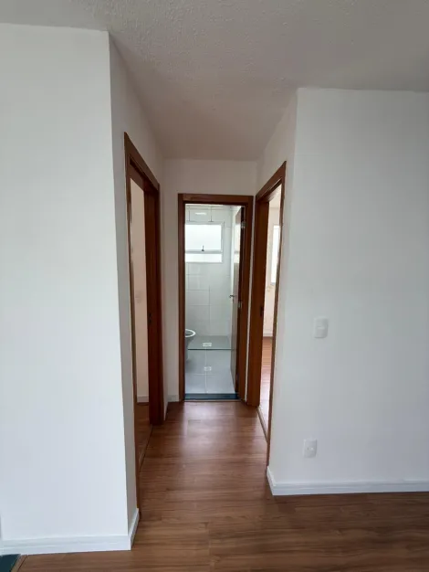 Comprar Apartamentos / Padr&atilde;o em Suzano R$ 205.000,00 - Foto 2